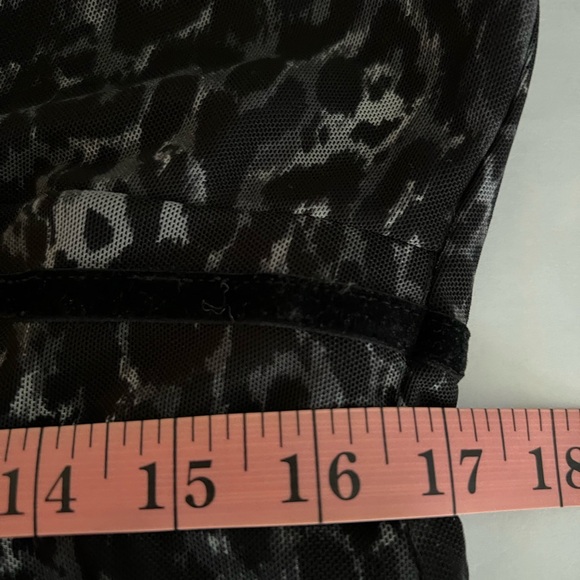 B15- TORRID FIT & FLAIR Leopard Print Dress. Size:1 Bust:19”-stretches to 22”. - Picture 10 of 14